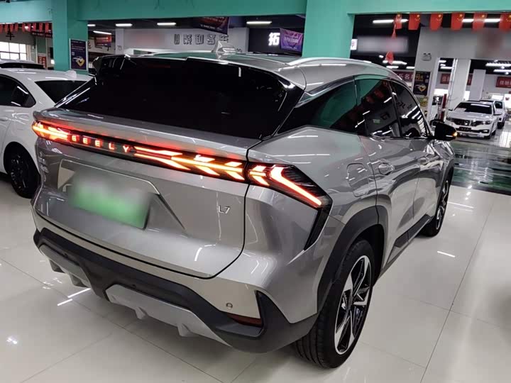 Фото 7 - Geely Galaxy L7