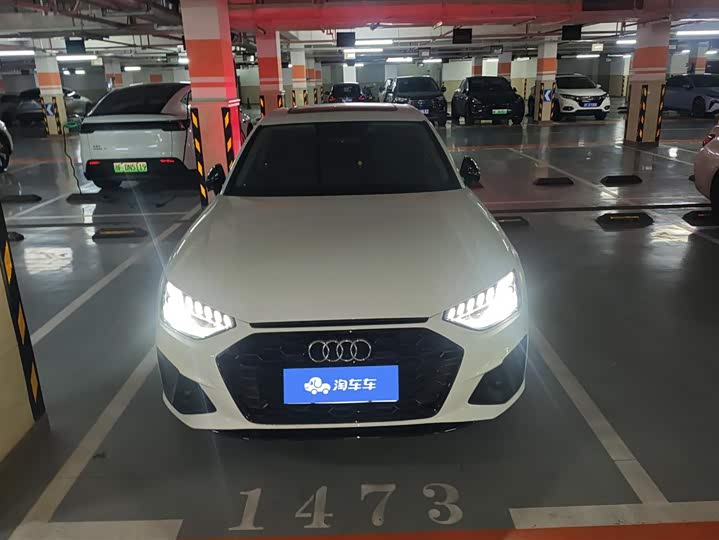 Фото 2 - Audi A4L