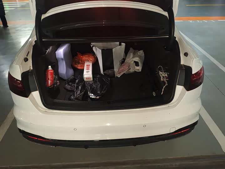 Фото 4 - Audi A4L