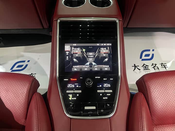 Фото 7 - Porsche Panamera