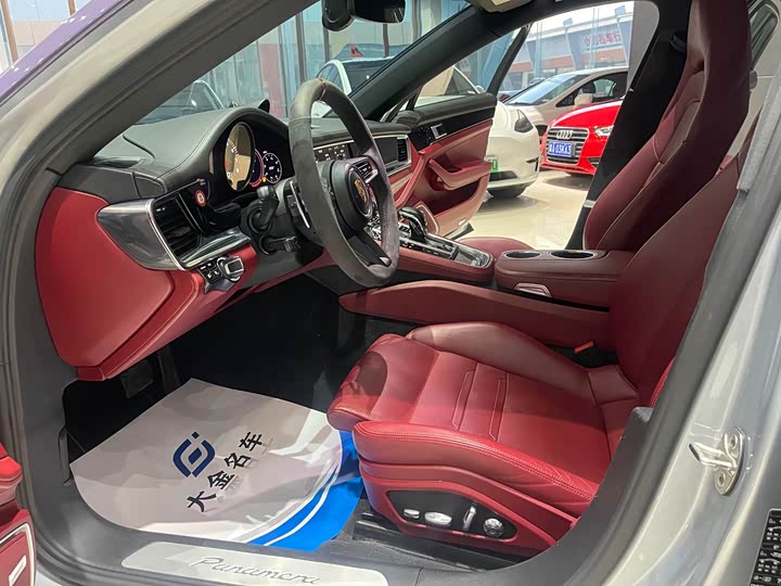 Фото 9 - Porsche Panamera