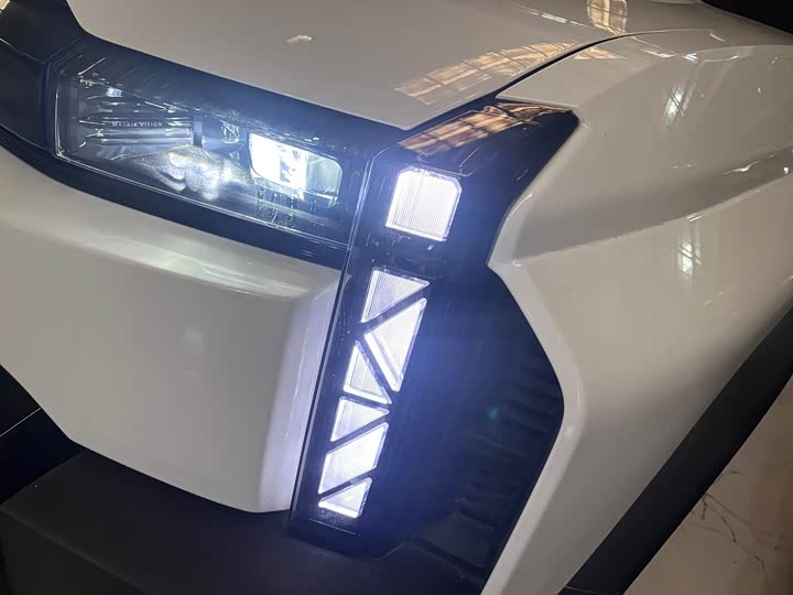 Фото 4 - Chery iCar 03T