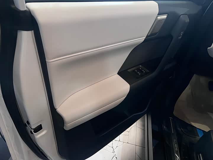 Фото 8 - Chery iCar 03T