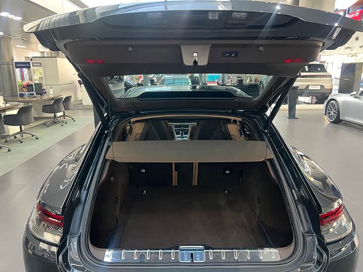 Фото 5 - Porsche Panamera