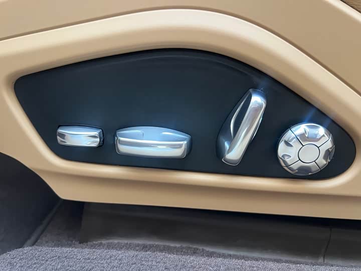 Фото 9 - Porsche Panamera