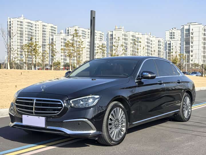 Фото 1 - Mercedes-Benz E-Class