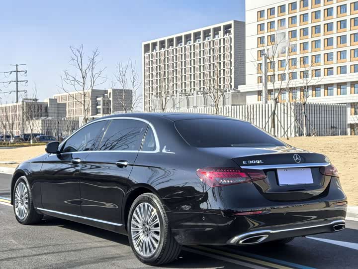 Фото 7 - Mercedes-Benz E-Class