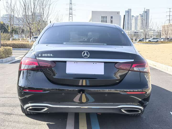 Фото 8 - Mercedes-Benz E-Class