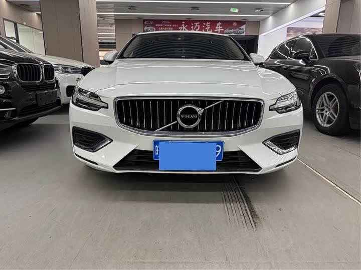 Фото 2 - Volvo S60