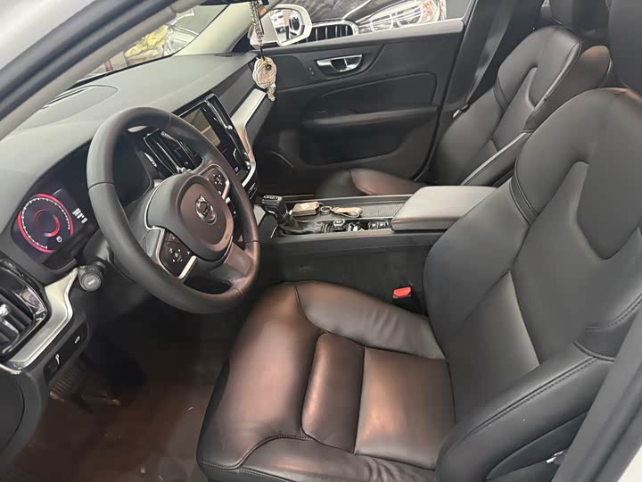 Фото 5 - Volvo S60