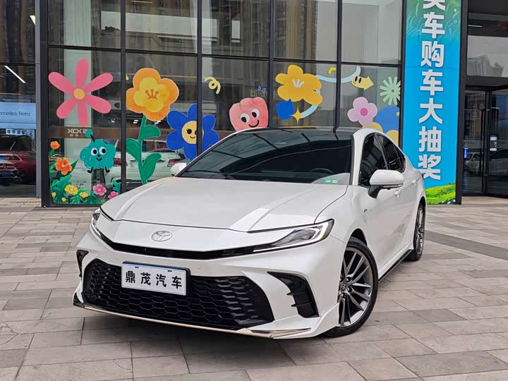 Фото 1 - Toyota Camry