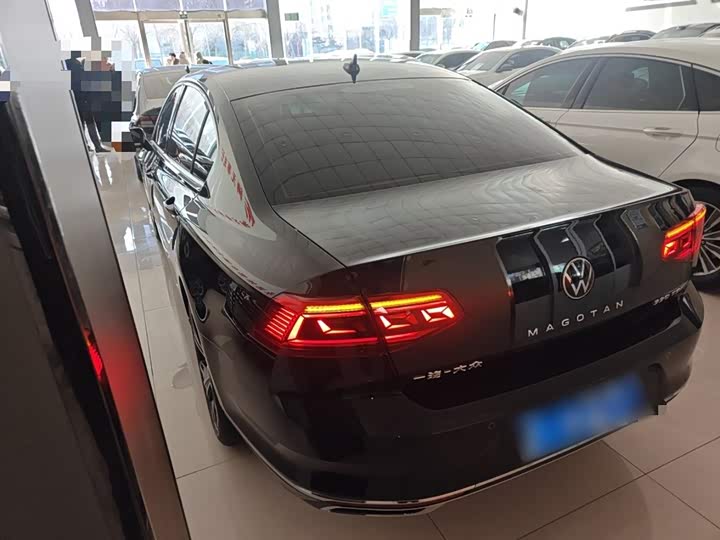 Фото 5 - Volkswagen Magotan