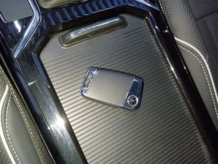 Фото 9 - Volkswagen Passat