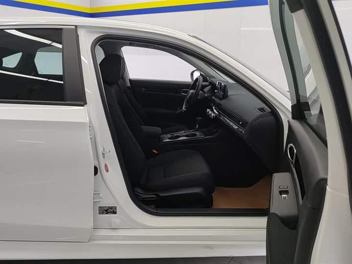 Фото 8 - Honda Civic