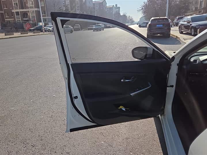 Фото 7 - Nissan Sylphy