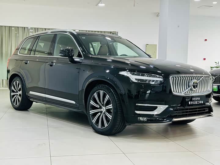 Фото 3 - Volvo XC90