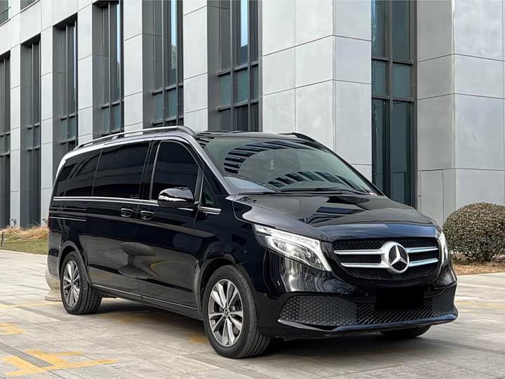 Фото 3 - Mercedes-Benz V-Class