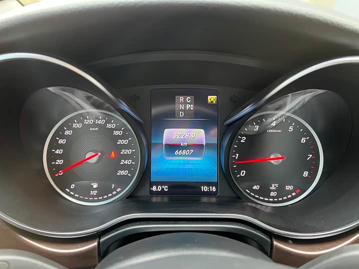 Фото 9 - Mercedes-Benz V-Class