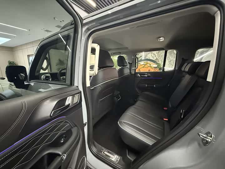 Фото 6 - Tank 300