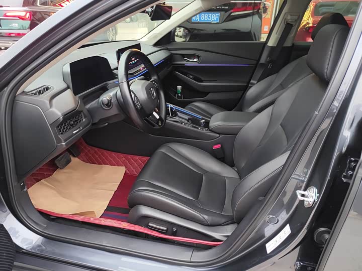 Фото 4 - Honda Accord