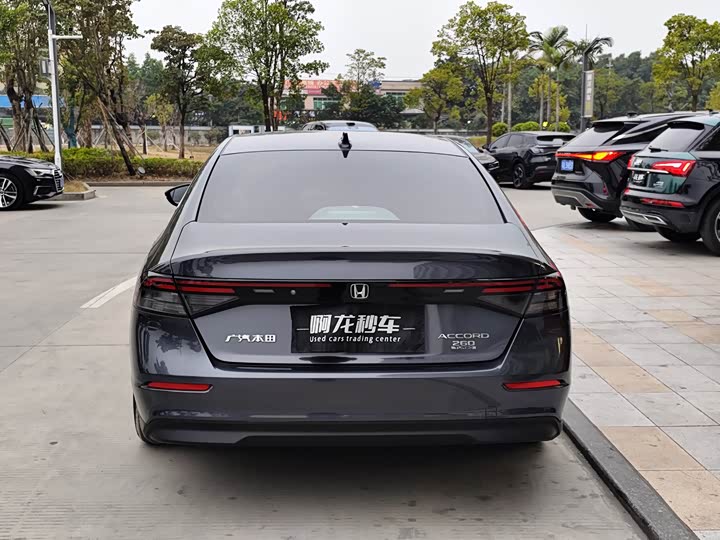 Фото 7 - Honda Accord