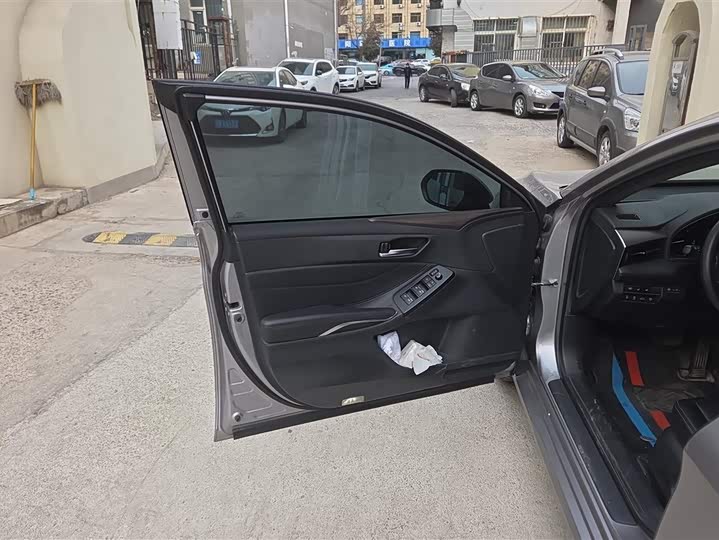 Фото 7 - Toyota Avalon