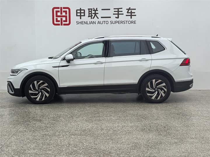 Фото 3 - Volkswagen Tiguan L Pro