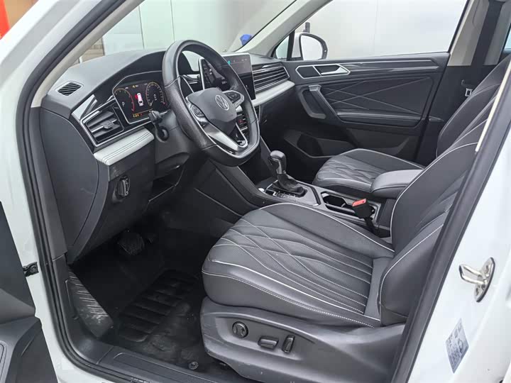 Фото 6 - Volkswagen Tiguan L Pro