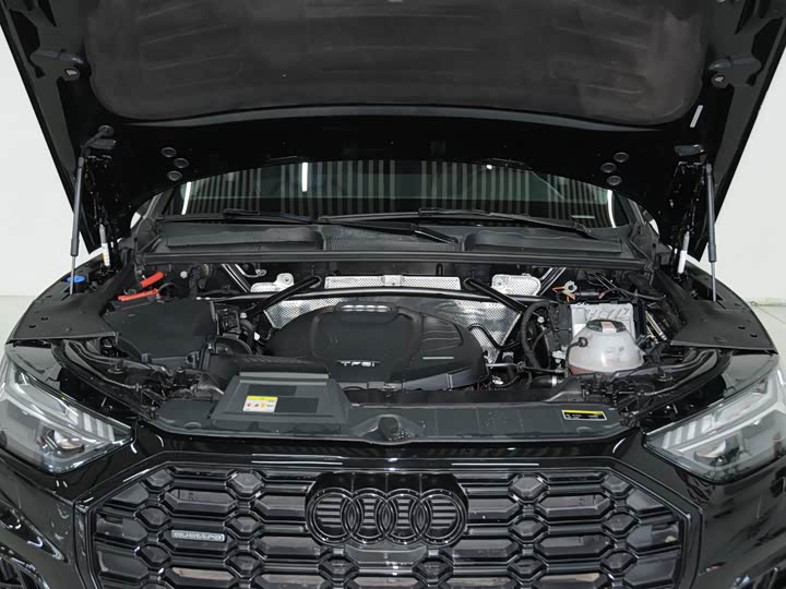 Фото 6 - Audi Q5L