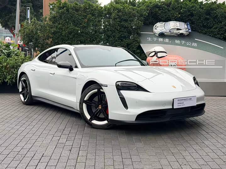 Фото 3 - Porsche Taycan