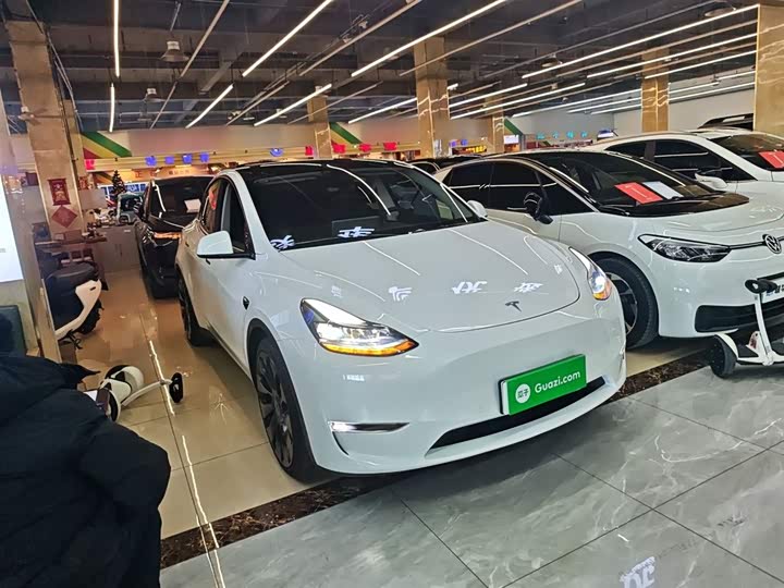 Фото 4 - Tesla Model Y