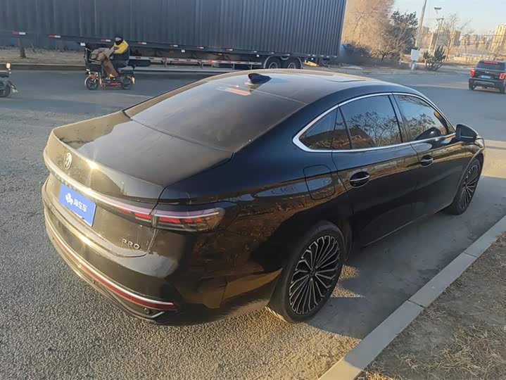 Фото 3 - Volkswagen Passat