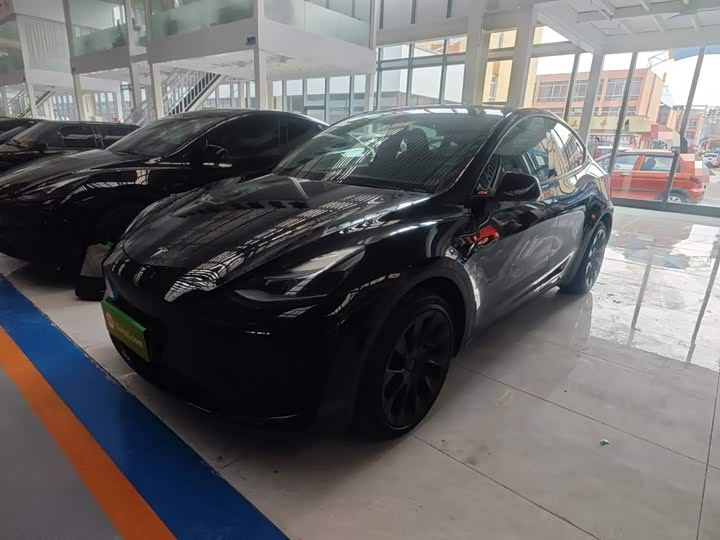 Фото 2 - Tesla Model Y