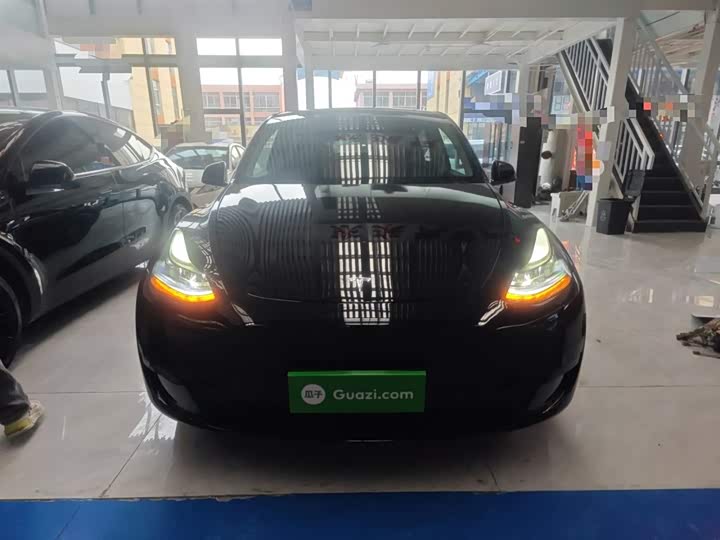 Фото 3 - Tesla Model Y