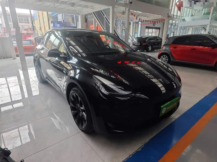 Фото 4 - Tesla Model Y