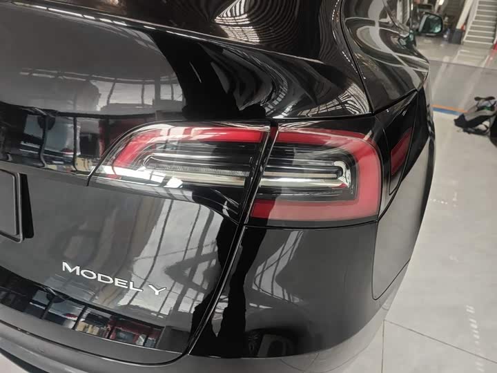 Фото 8 - Tesla Model Y