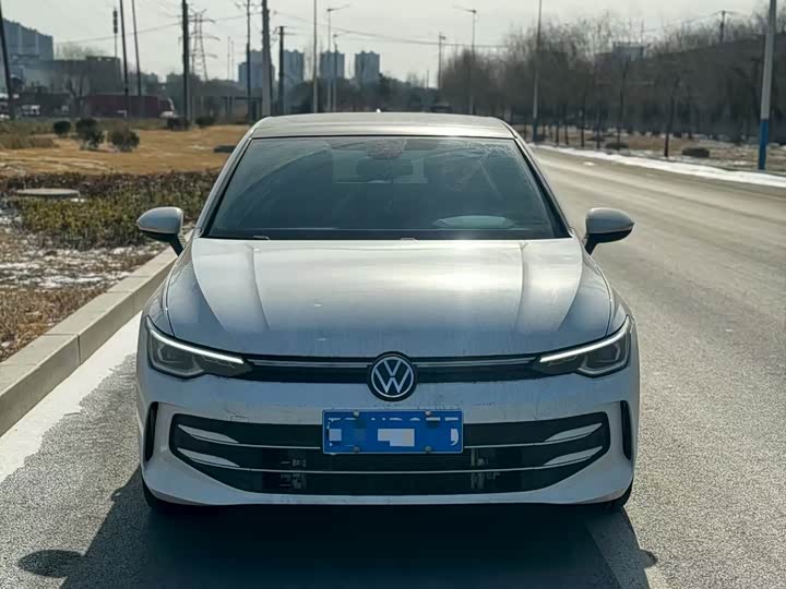 Фото 2 - Volkswagen Golf