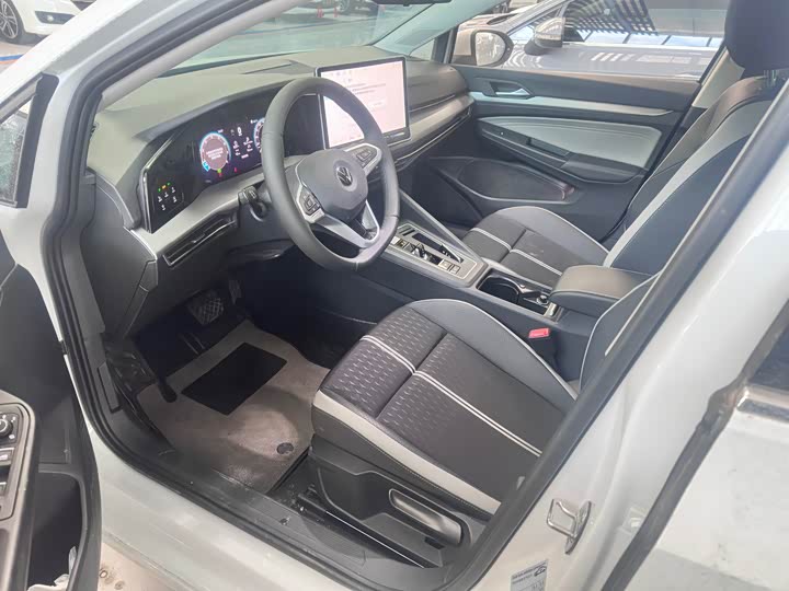 Фото 4 - Volkswagen Golf