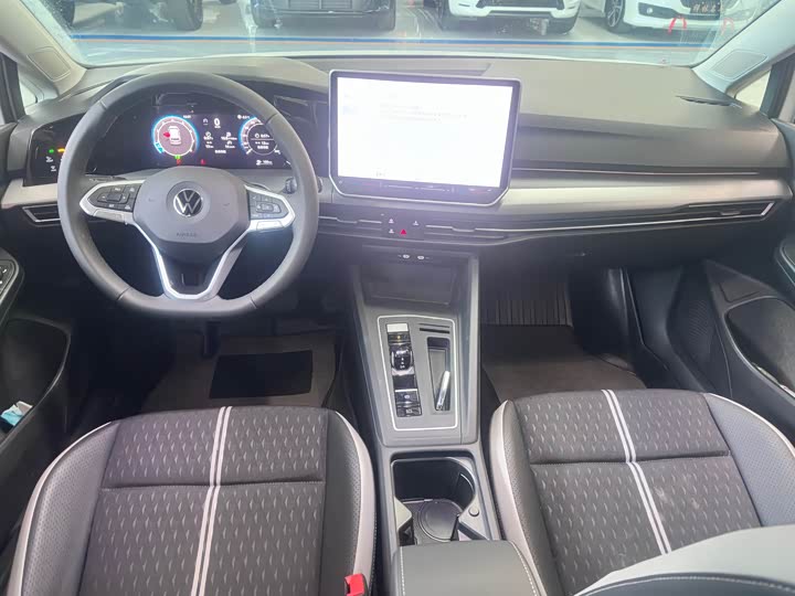 Фото 8 - Volkswagen Golf