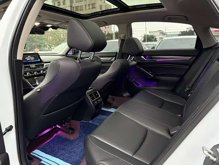 Фото 7 - Honda Accord