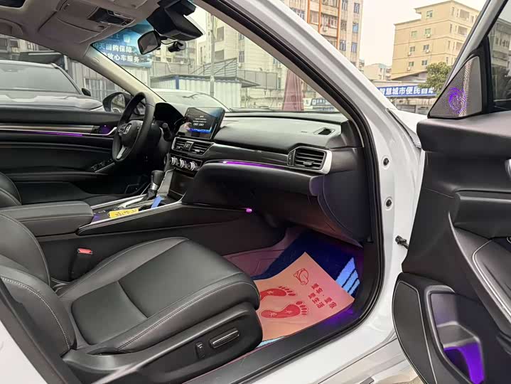 Фото 9 - Honda Accord