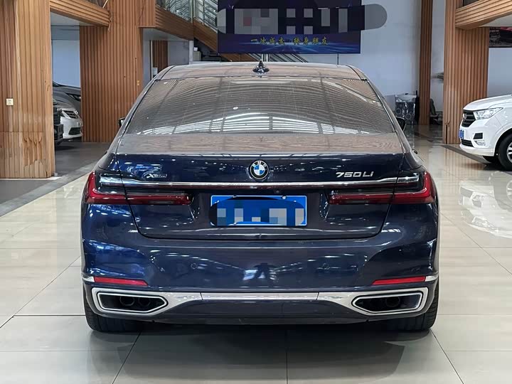 Фото 5 - BMW 7 Series