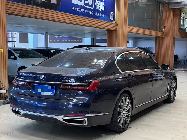 Фото 6 - BMW 7 Series