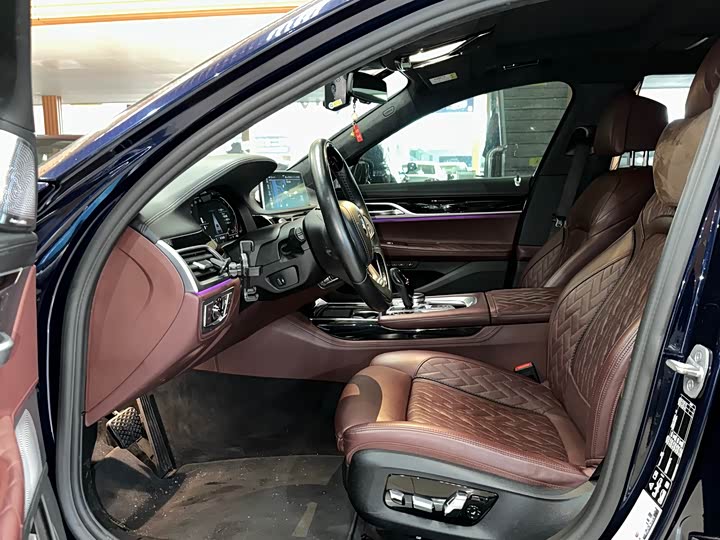 Фото 7 - BMW 7 Series