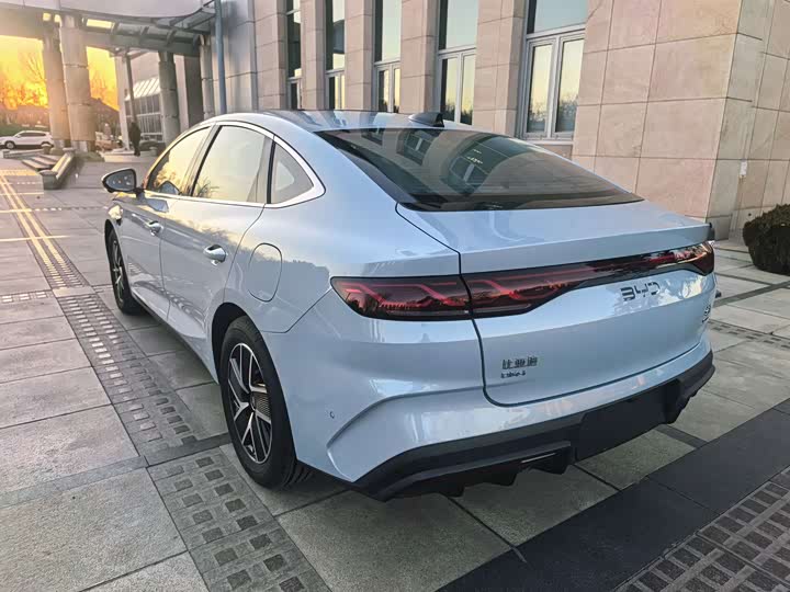 Фото 4 - BYD Qin L