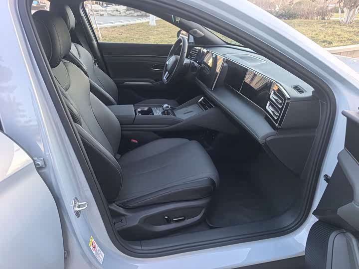 Фото 6 - BYD Qin L