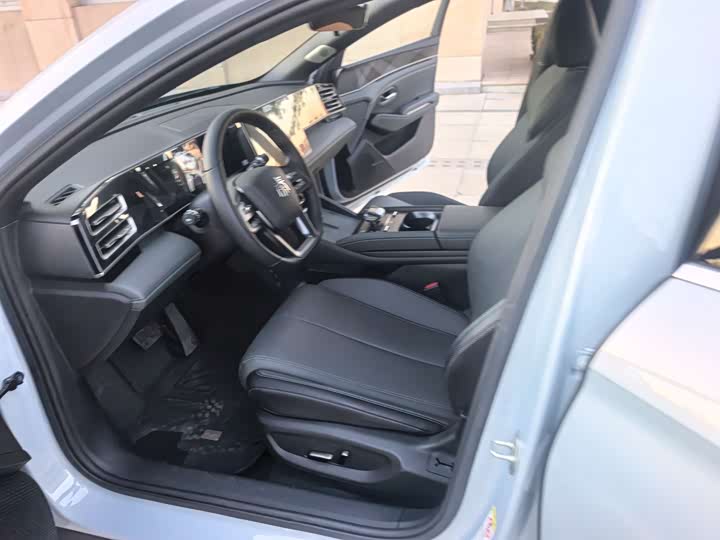 Фото 9 - BYD Qin L