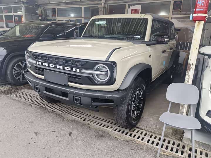 Фото 1 - Ford Bronco