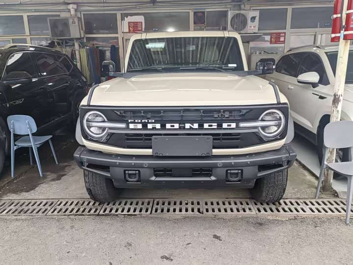 Фото 2 - Ford Bronco