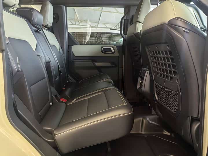 Фото 6 - Ford Bronco